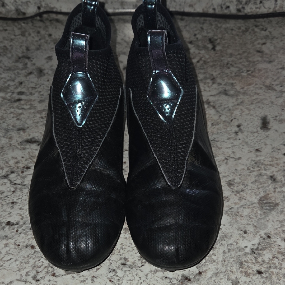 Black Adidas Cleats Laceless